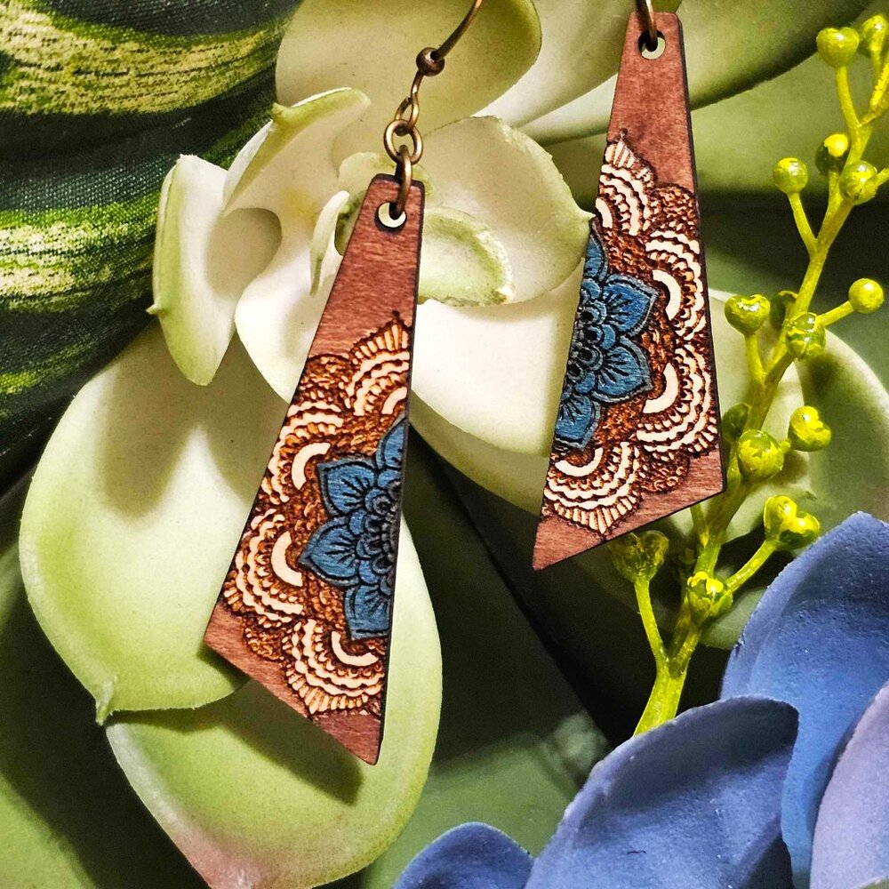 Earrings. Wood. Blue & Ivory Mandalas. Pierced. - Picture 3 of 11